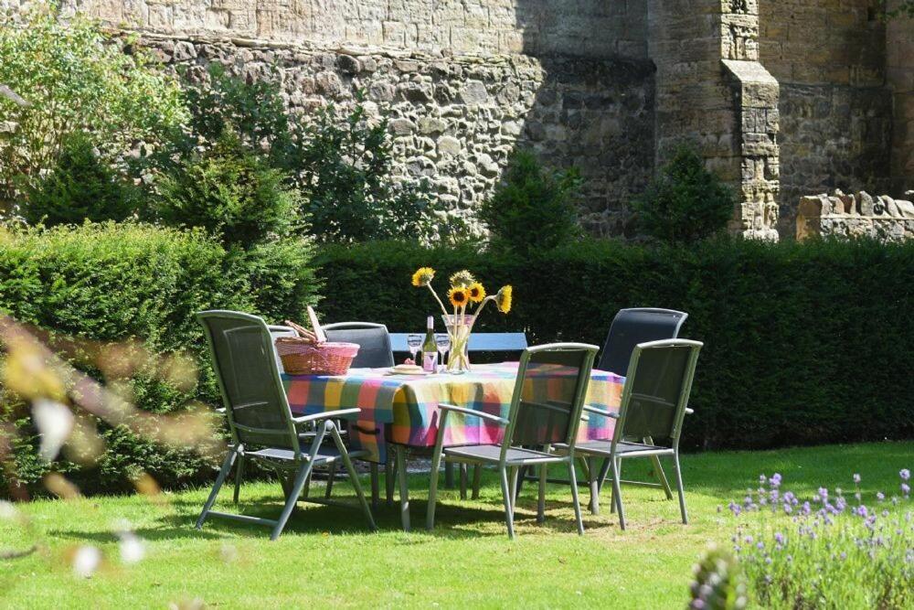 Craster Tower Coach House Villa ภายนอก รูปภาพ